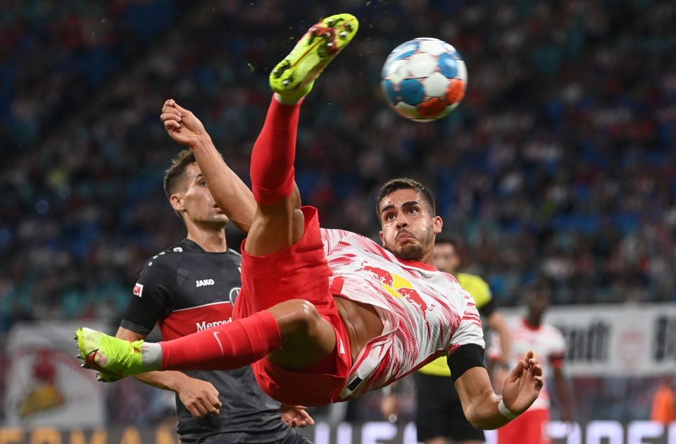 包含斯图加特取胜后形势乐观，冲击前六的词条