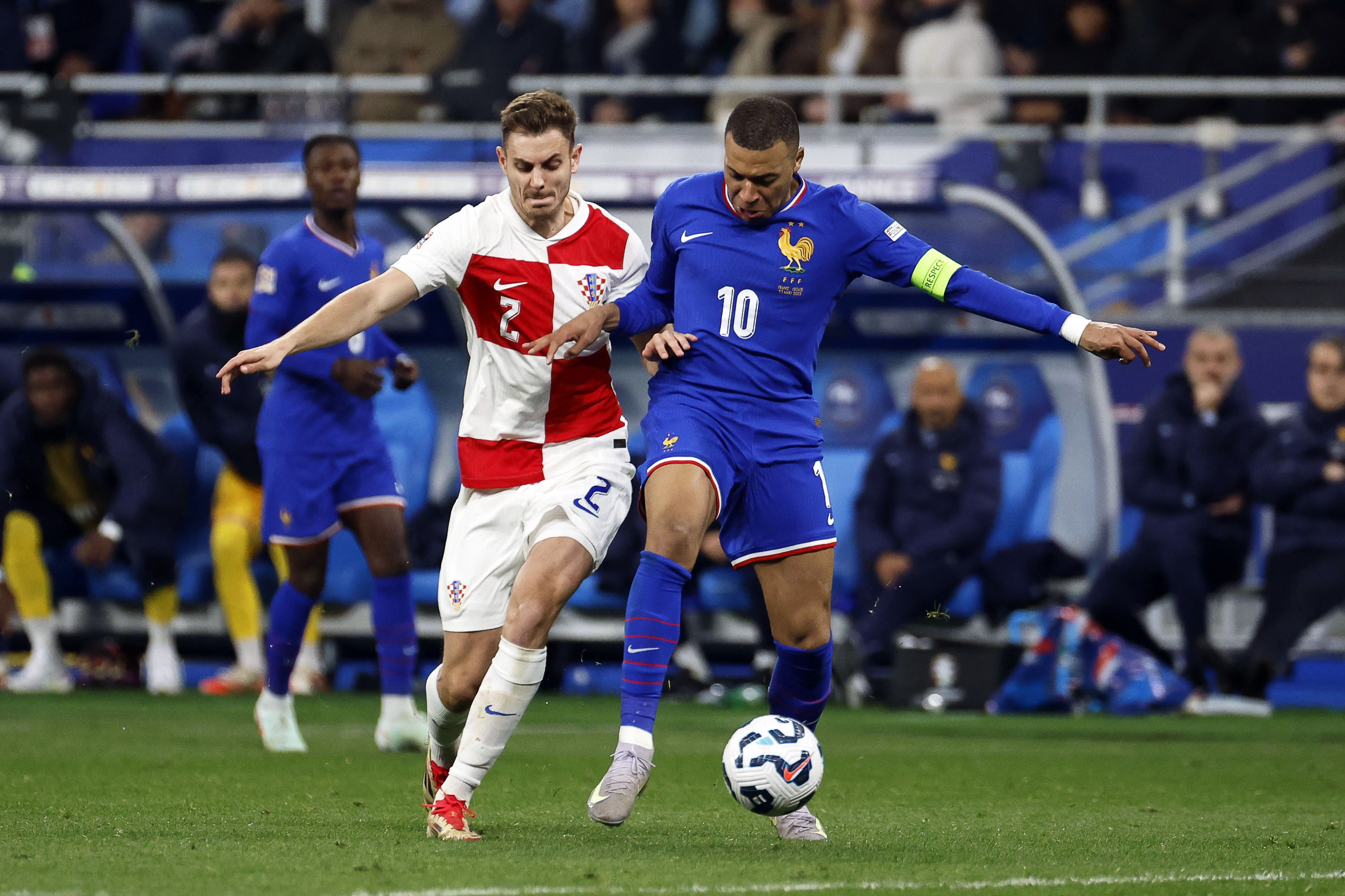 包含欧洲国家联赛即将进入关键战役,球队备战的词条 包含欧洲国家联赛即将进入关键战役,球队备战的词条