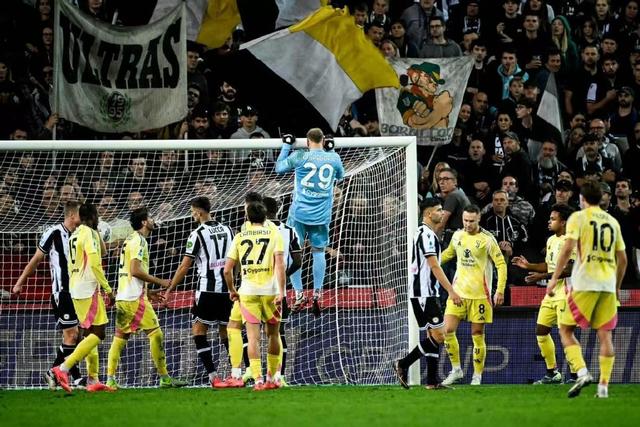 尤文图斯客场逆转获胜，积分榜上升至第二的简单介绍