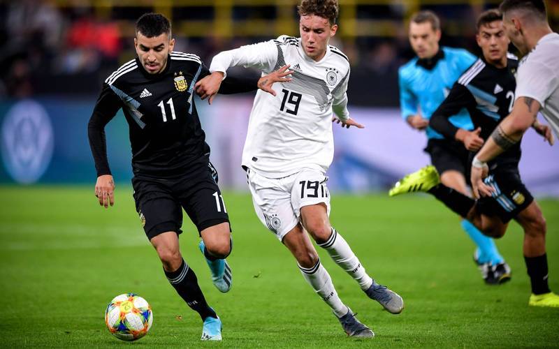 法国国家队在主场战胜波黑,取得胜利 法国国家队在主场战胜波黑,取得胜利