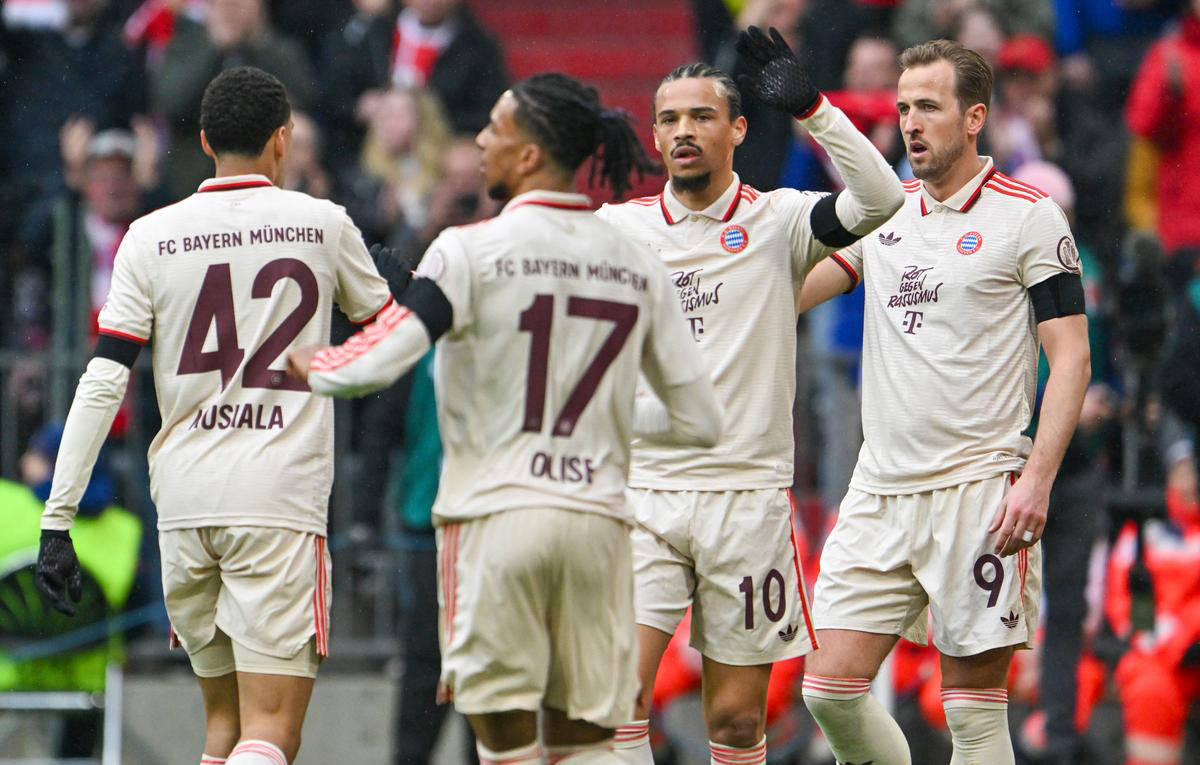 包含拜仁慕尼黑继续保持全胜，领先优势扩大的词条