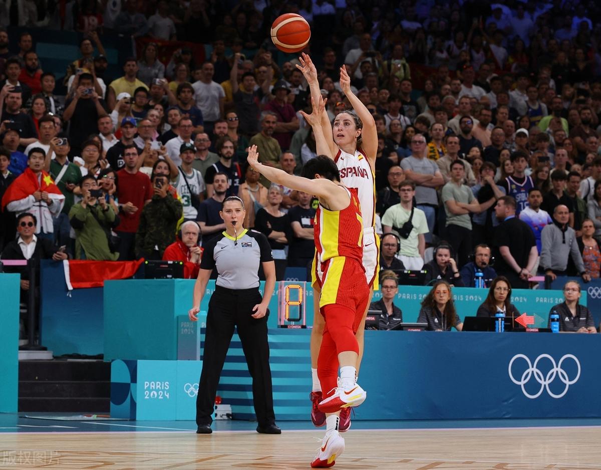 亚洲明星篮球赛隆重举行球迷热情高涨的简单介绍