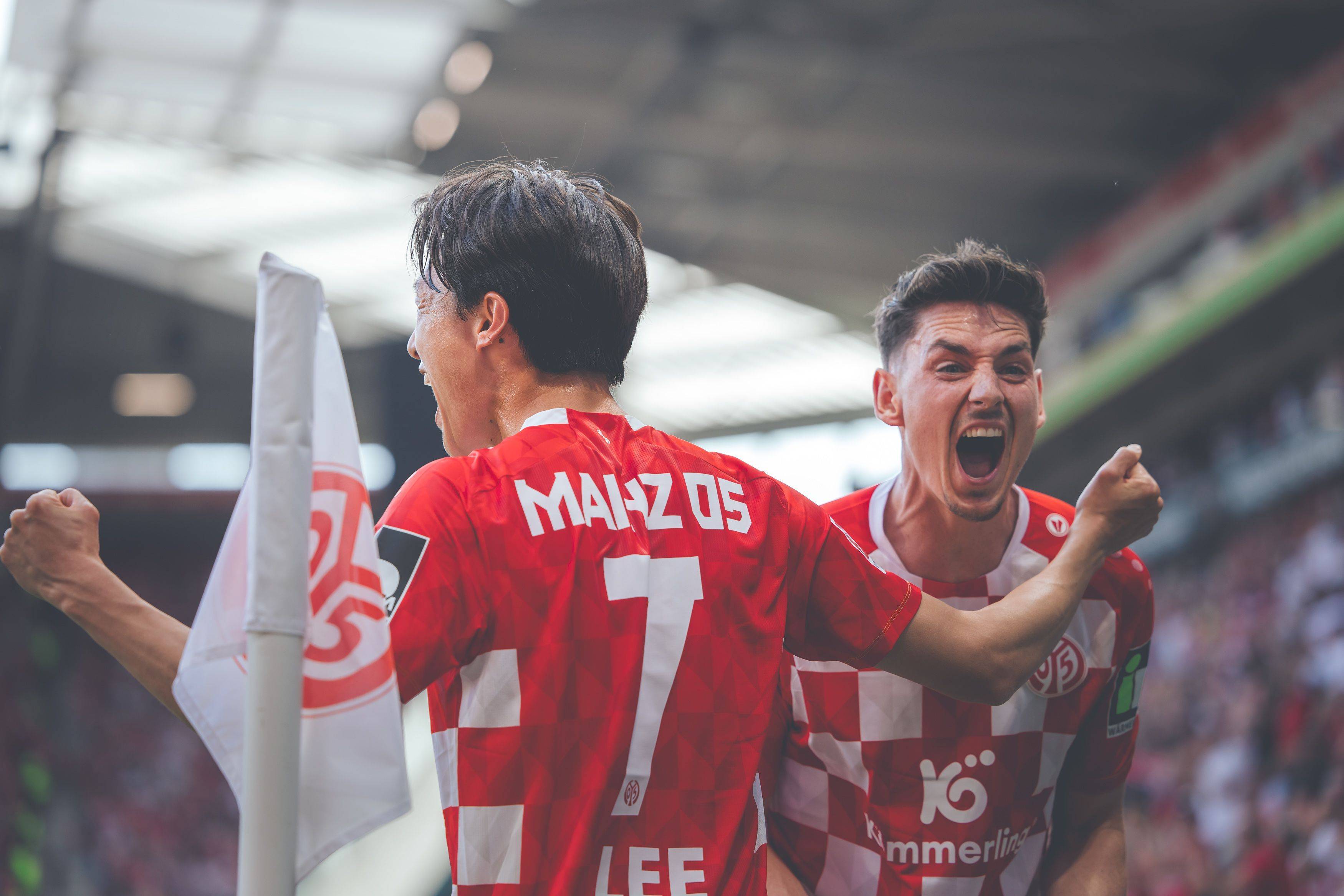 拜仁慕尼黑豪取大胜步入决赛的简单介绍