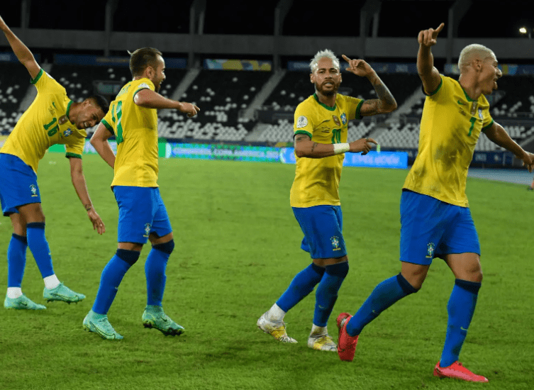 包含莱加内斯实力不俗，大胜对手展现强大实力的词条