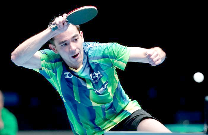 乒乓球男单决赛日本名将力克对手夺冠