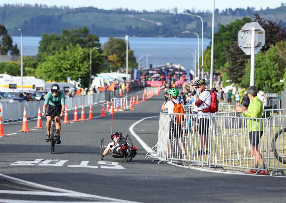 铁人三项比赛男子组中场成绩逆转