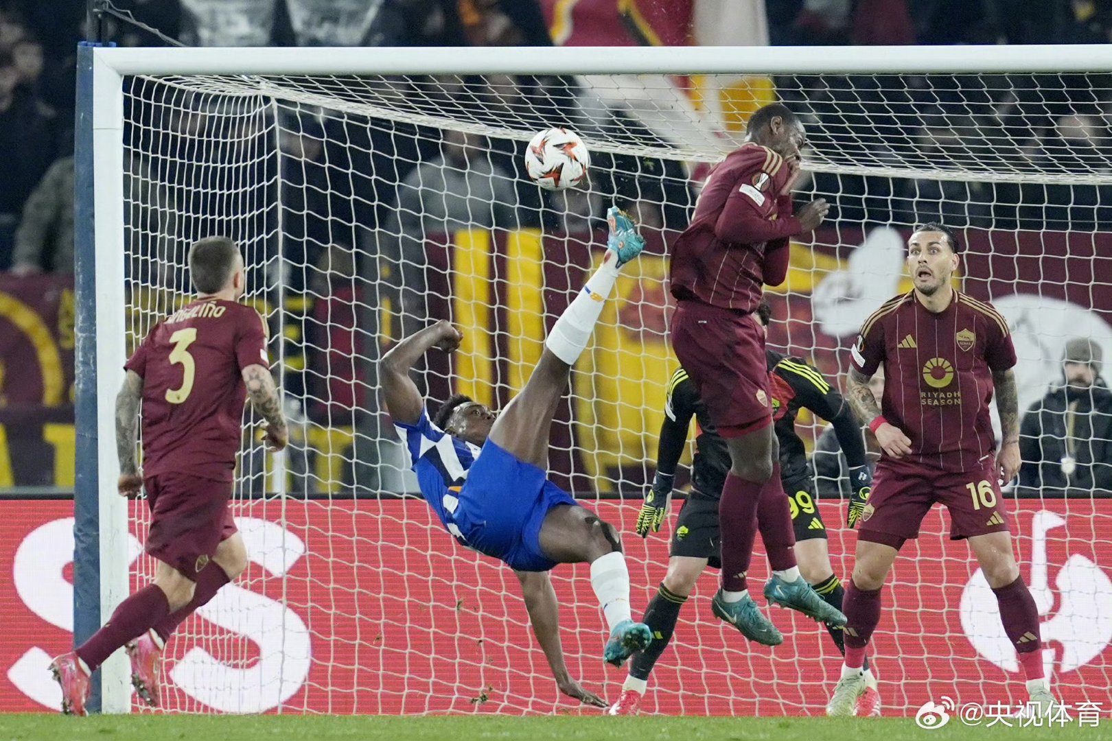 包含基辅迪纳摩惨遭淘汰,欧冠之路充满波折的词条 包含基辅迪纳摩惨遭淘汰,欧冠之路充满波折的词条