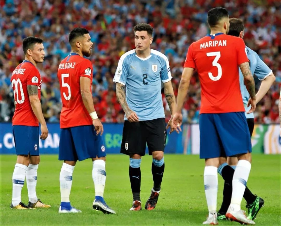 智利横扫西班牙，奥亚尔萨瓦尔扛起全队