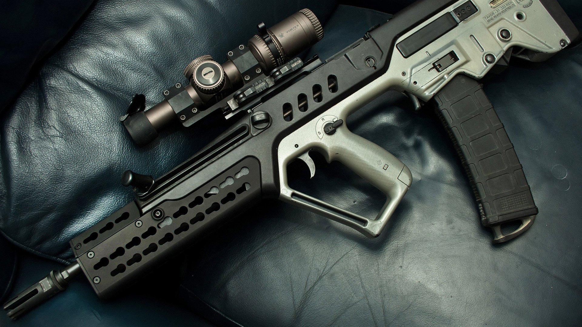 双城记,阿什拉夫的闪电与巴萨的洪流,足球在战火边的回响